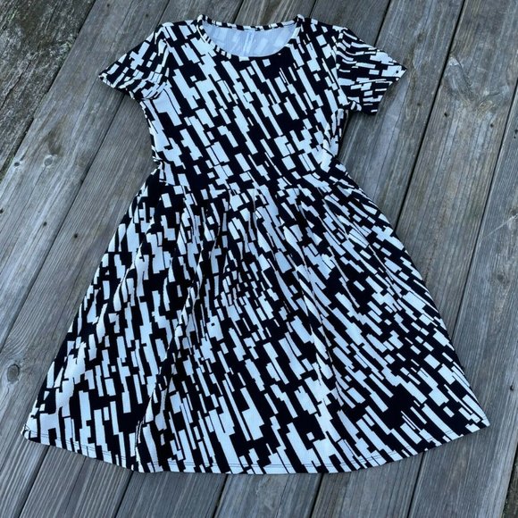 Dresses & Skirts - Bellaberry Women Dress BlackWhite Short Sleeve Dress Size M Read descr